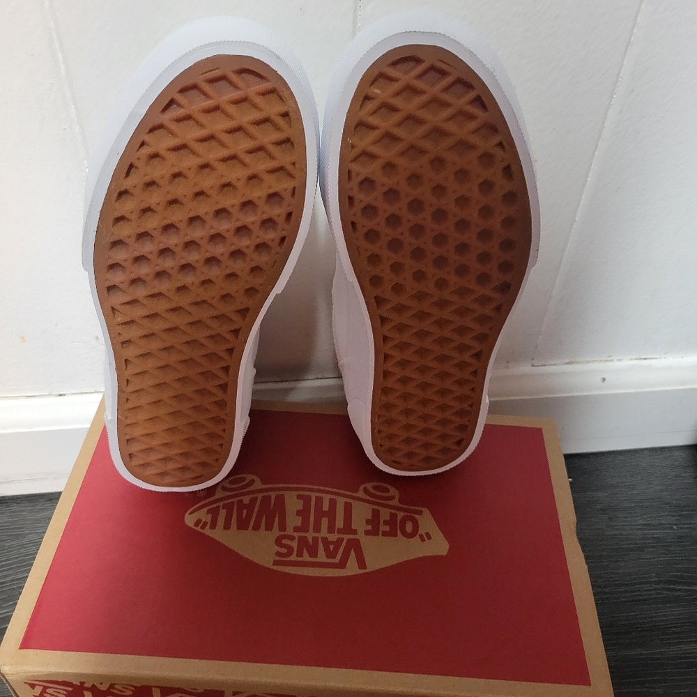 White Seldan Platform VANS size 1 youth- NEW - Picture 4 of 5